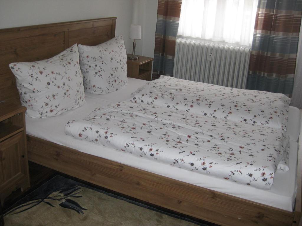 Pension Ludwigshof Garmisch-Partenkirchen Zimmer foto