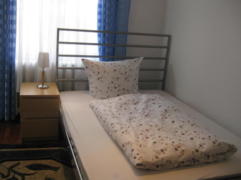 Pension Ludwigshof Garmisch-Partenkirchen Zimmer foto