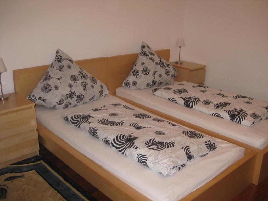 Pension Ludwigshof Garmisch-Partenkirchen Zimmer foto