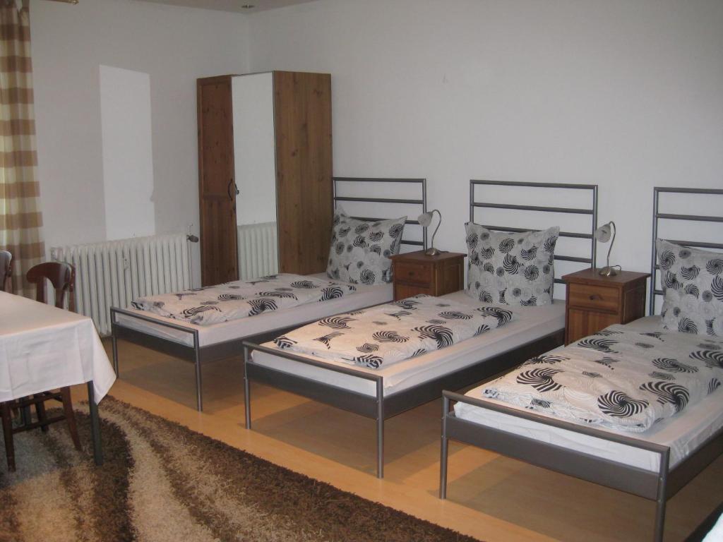 Pension Ludwigshof Garmisch-Partenkirchen Zimmer foto