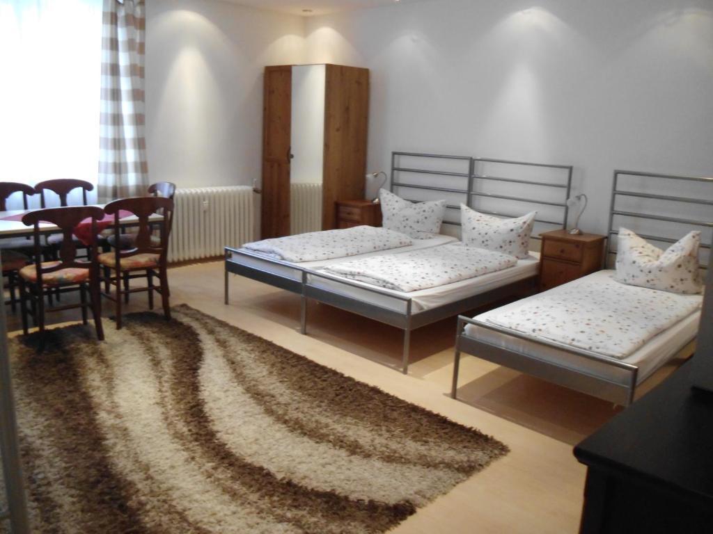 Pension Ludwigshof Garmisch-Partenkirchen Zimmer foto
