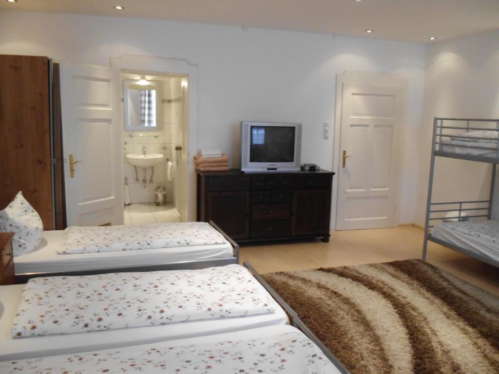 Pension Ludwigshof Garmisch-Partenkirchen Zimmer foto