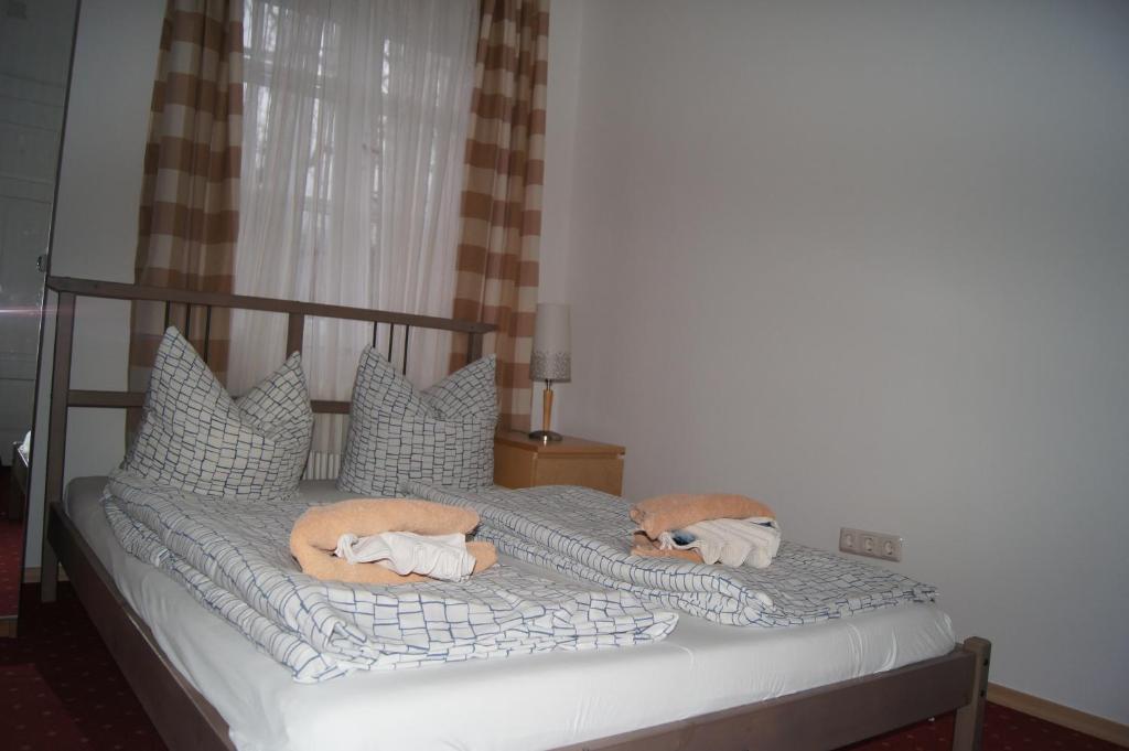 Pension Ludwigshof Garmisch-Partenkirchen Zimmer foto